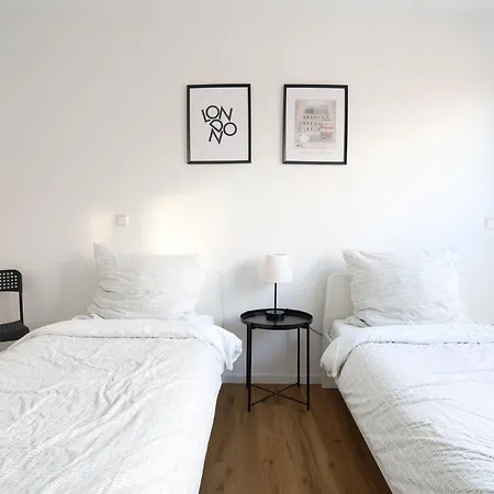 Apartment London Erfstadt: Family & Business Haven Near Cologne