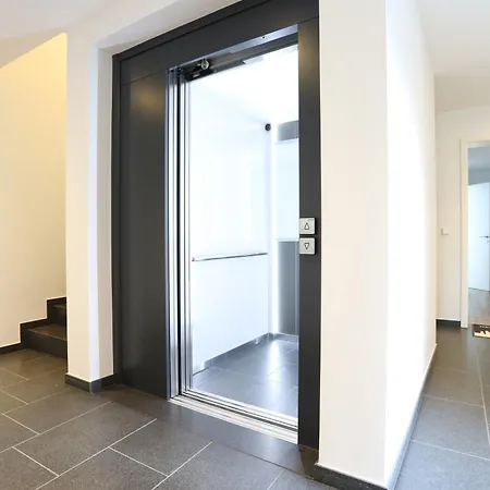 London Erfstadt: Family & Business Haven Near Cologne Apartment *