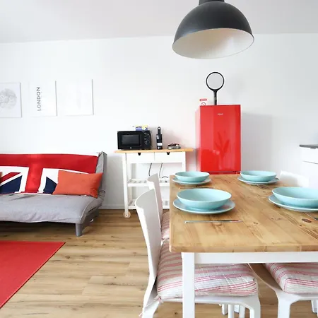 London Erfstadt: Family & Business Haven Near Cologne Apartment Erftstadt
