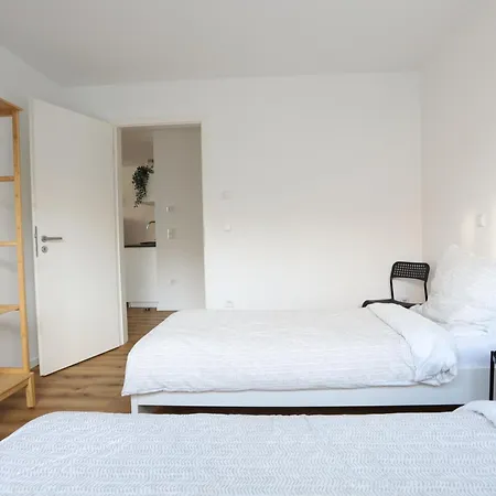 London Erfstadt: Family & Business Haven Near Cologne Apartment